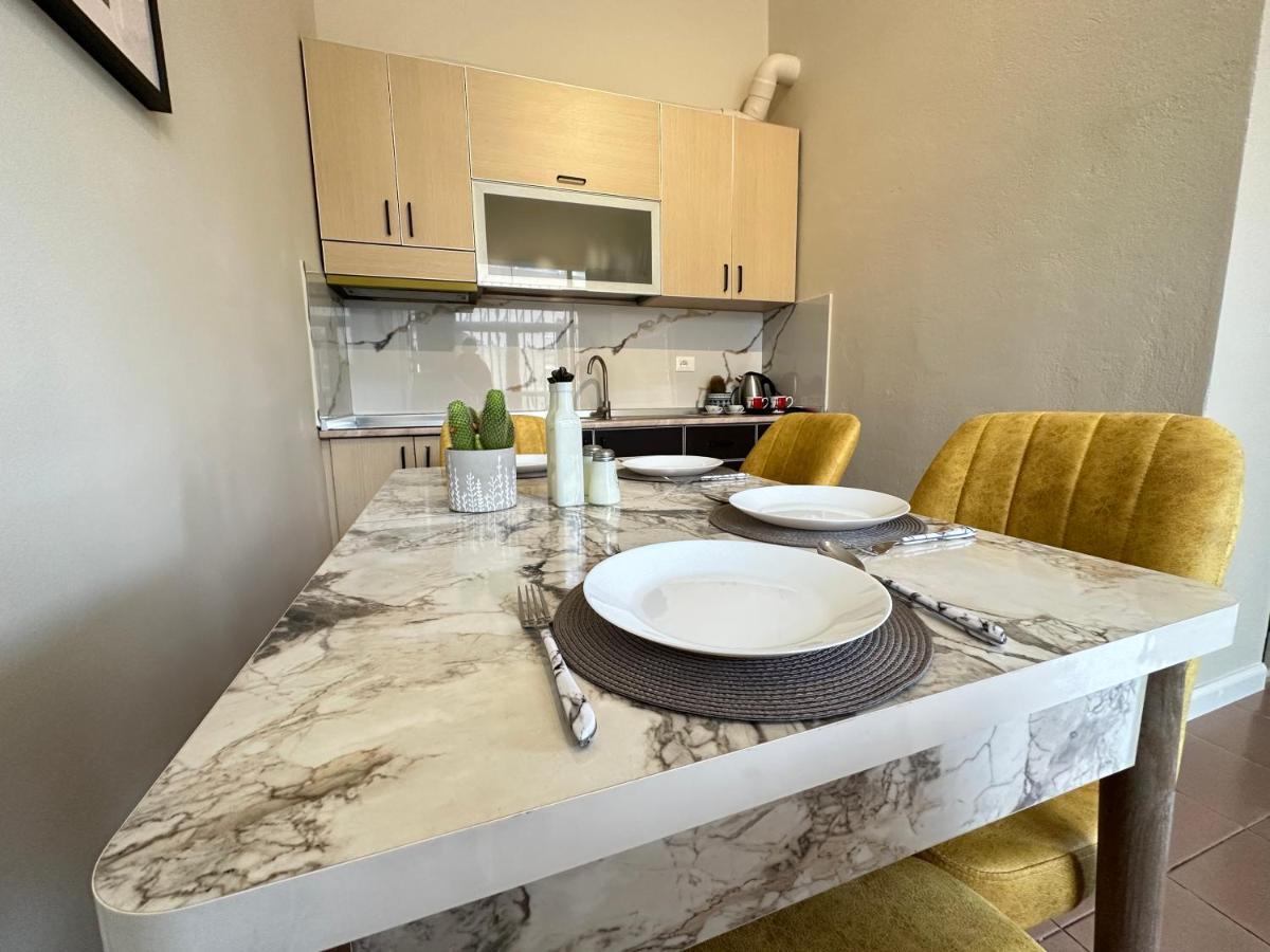 Rias Seaside Apartments Vlorë Eksteriør bilde