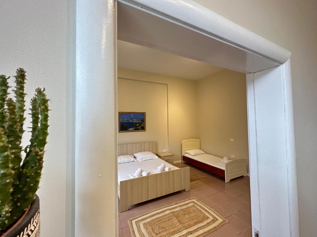 Rias Seaside Apartments Vlorë Eksteriør bilde