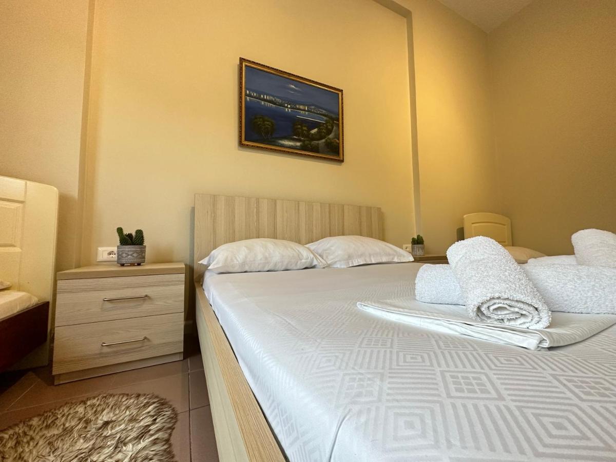 Rias Seaside Apartments Vlorë Eksteriør bilde